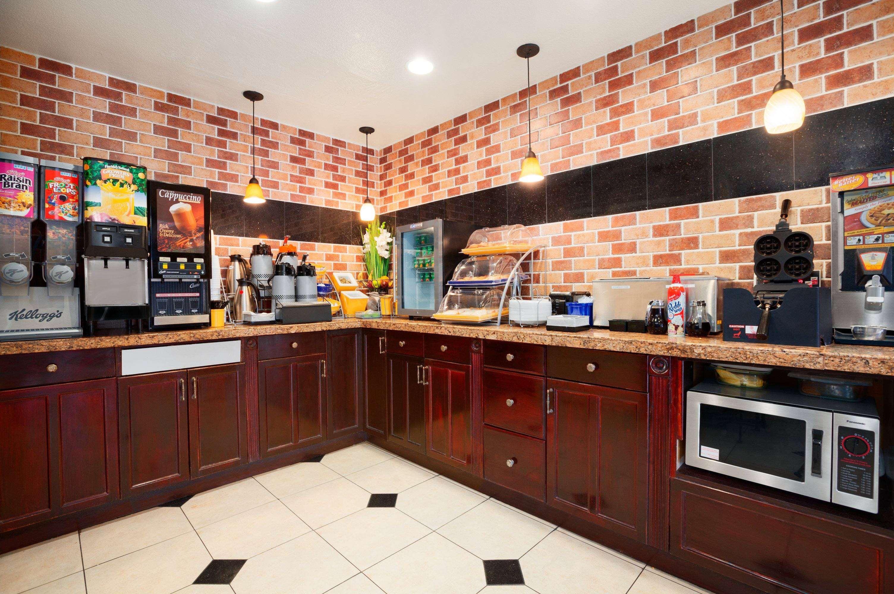 Days By Wyndham Hotel 2*