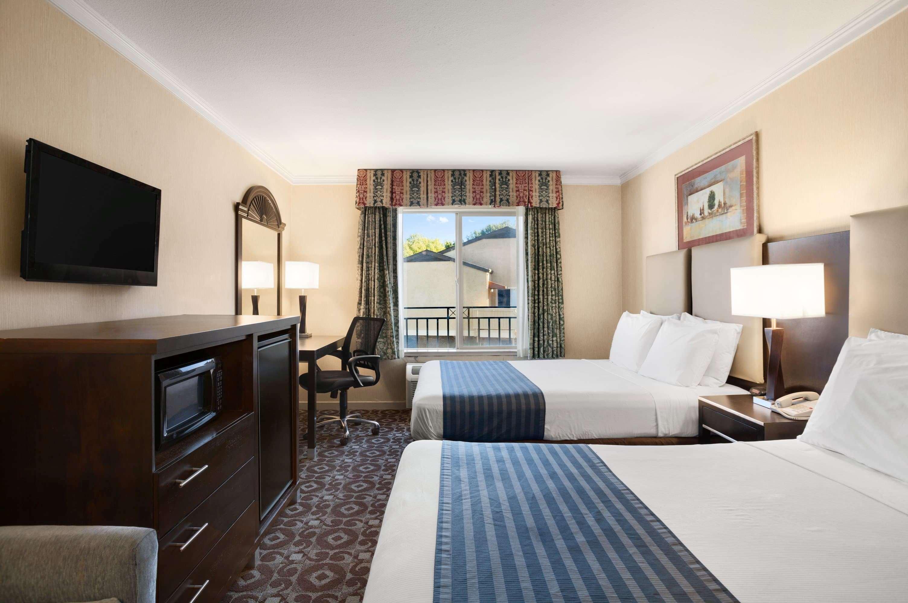 Days By Wyndham Hotel