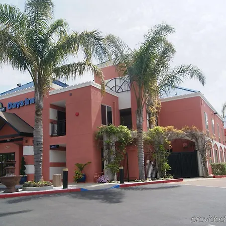 Days Inn By Wyndham Concord 