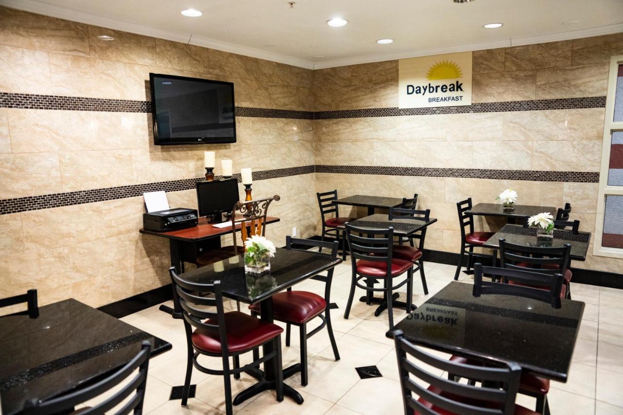 Days By Wyndham Hotel